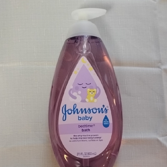 All NWT Neutral Baby Clothing Set 0-3 months: Includes Wash, Rash Cream And Bibs - Picture 2 of 14